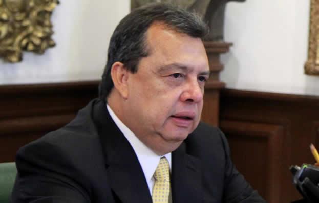 Poderes en entredicho