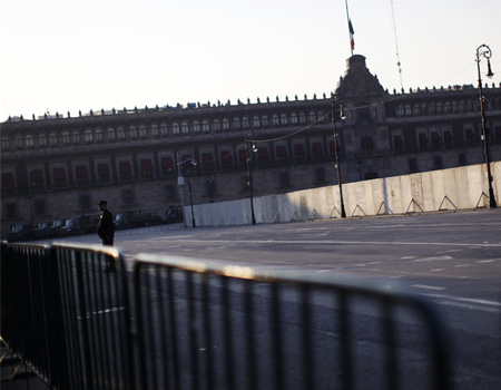 Zócalo tras las rejas