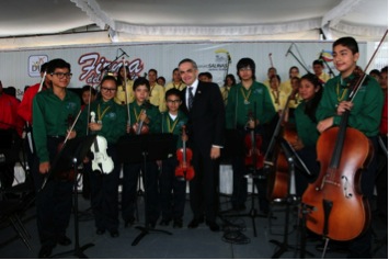 Nace en Tepito la Orquesta Sinfónica Infantil “Esperanza Azteca/Ciudad de México/Tepito” patrocinada por el Gobierno local y Fundación Azteca