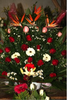 En la CEDA venta especial de flores y arreglos para el 14 de febrero