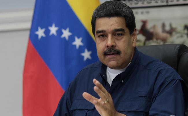 Insultos, murmullos, filtraciones y taquitos