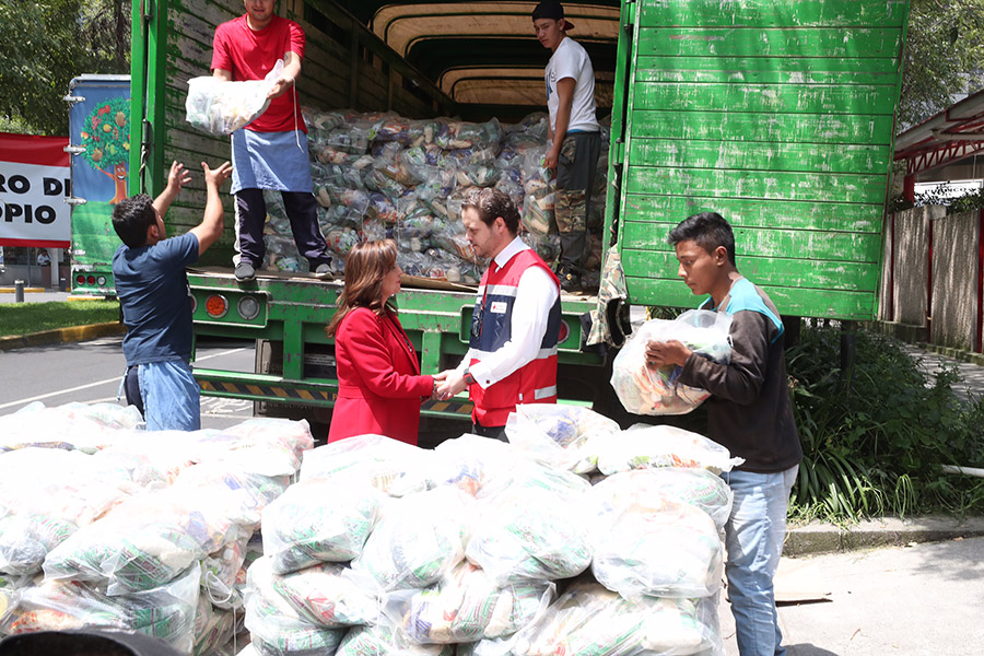 Senado entrega a la Cruz Roja Mexicana 25 Toneladas de víveres para apoyar a los damnificados por el sismo