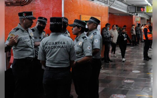 AMLO blinda el Metro de la CDMX con casi 12 mil oficiales; abandona estados que son focos de violencia