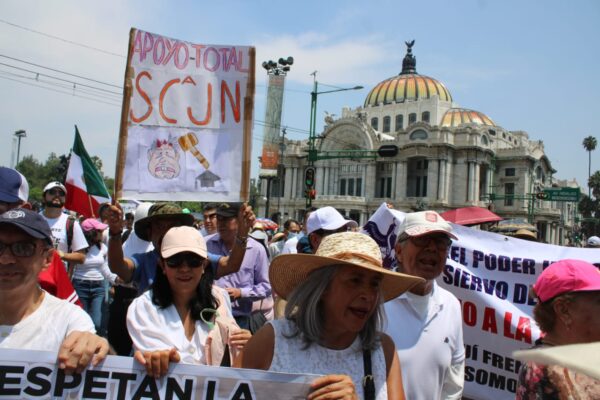 En 30 ciudades, manifestaciones en favor de la Suprema Corte