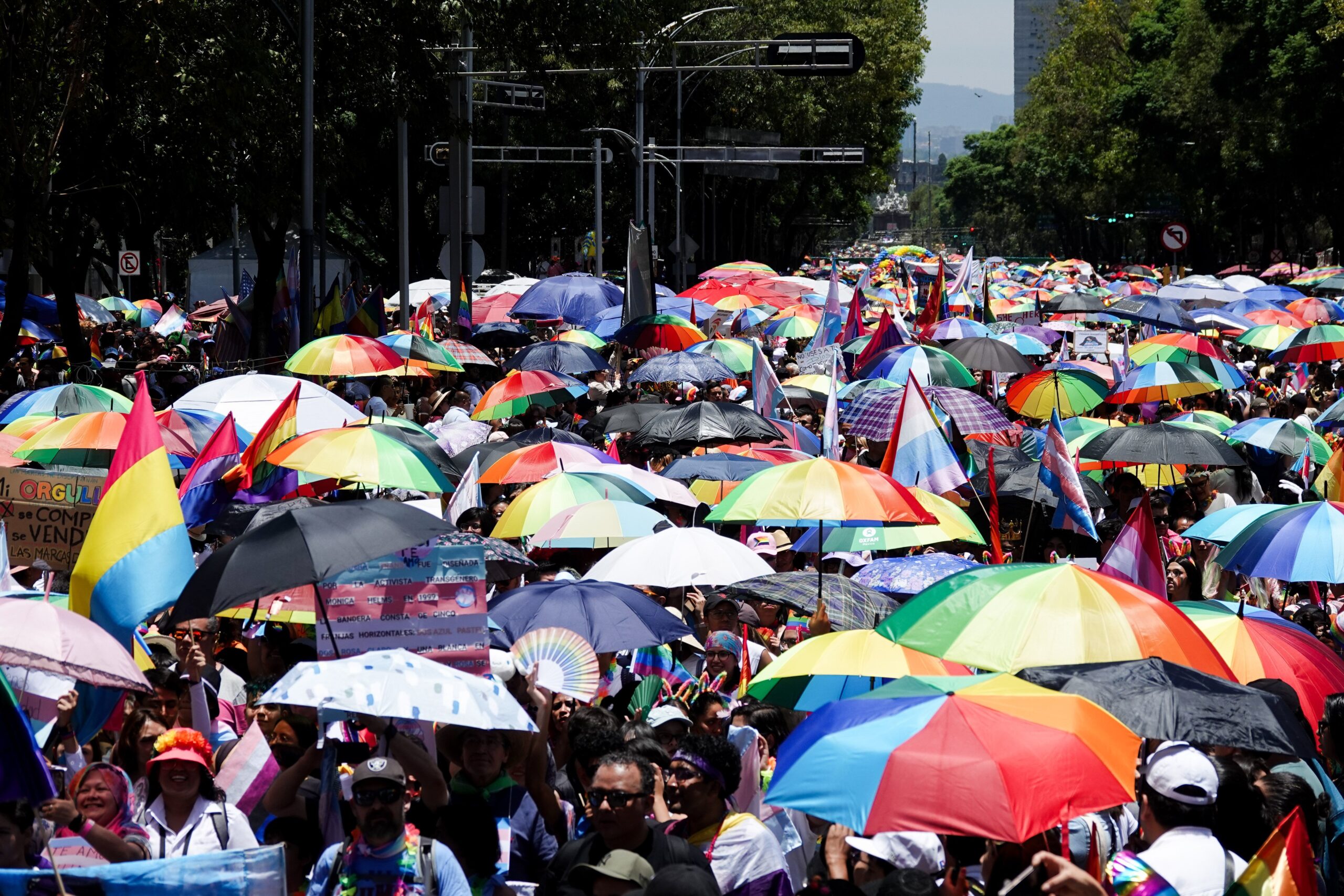 Regresó con más fuerza la fiesta arcoiris contra la discriminación
