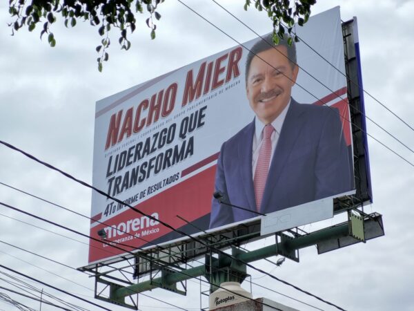 Los primos Mier quieren gobernar Puebla; presumen austeridad con anuncios gigantes