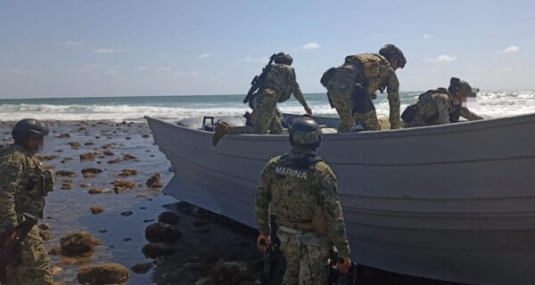 La Marina asegura una tonelada de cocaína en costa de Michoacán