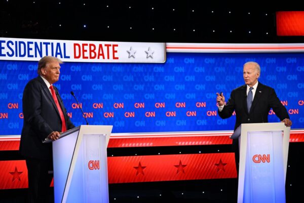 Titubeante actuación de Biden frente a Trump enciende las alarmas demócratas