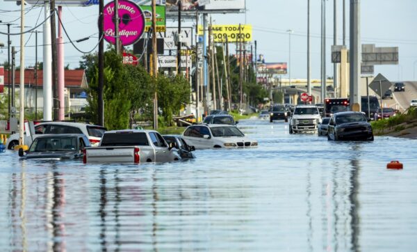“Beryl” cobra 4 vidas a su paso por Texas y deja a 3 millones sin electricidad
