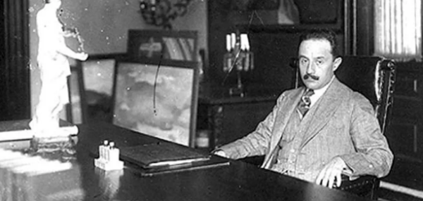 El escritorio de Vasconcelos y la reliquia