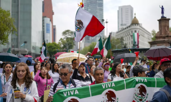 La patria; pretexto para acaparar